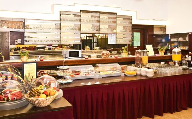 zahnbehandlung-ungarn-hotel-klastrom-buffet